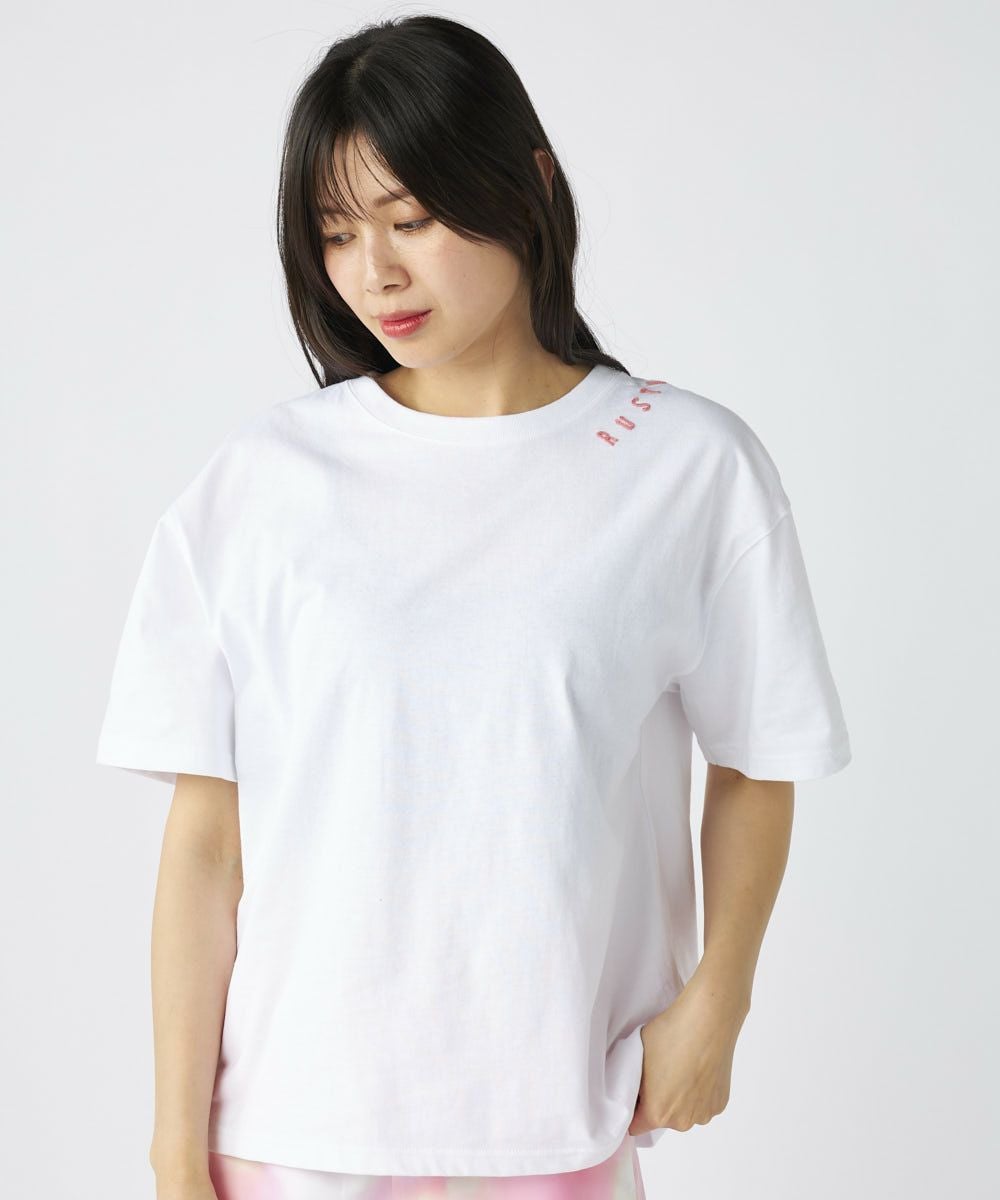 RUSTYレディース ニコちゃん相良刺繍Tシャツ 襟ワンポイント