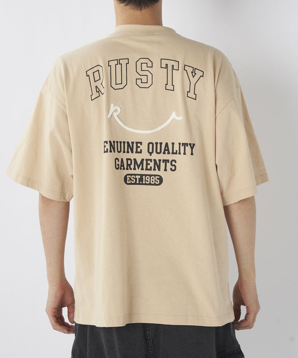 RUSTYメンズ ニコちゃん バックロゴ相良刺繍グラフィックTシャツ